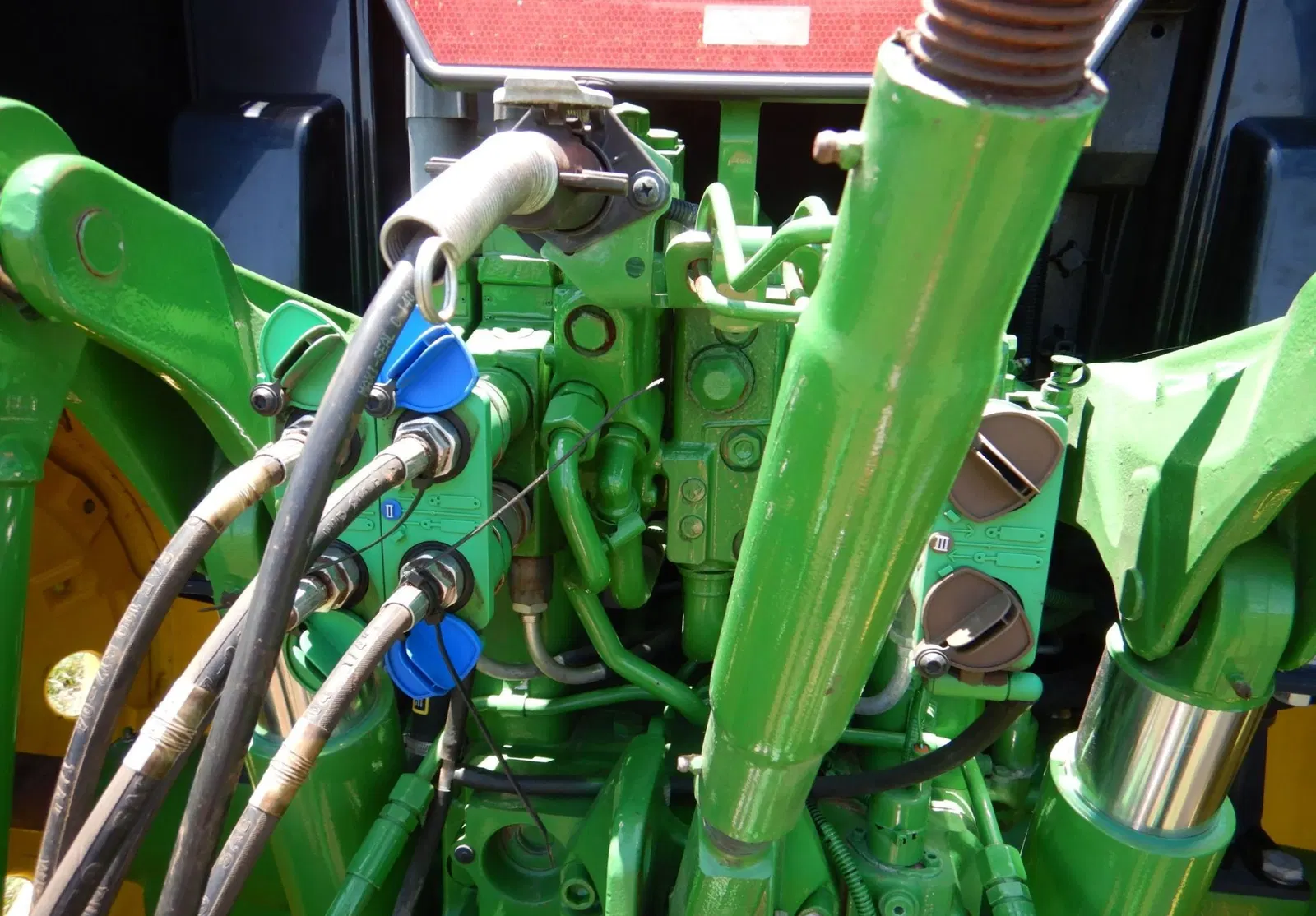2019 John Deere 6145M