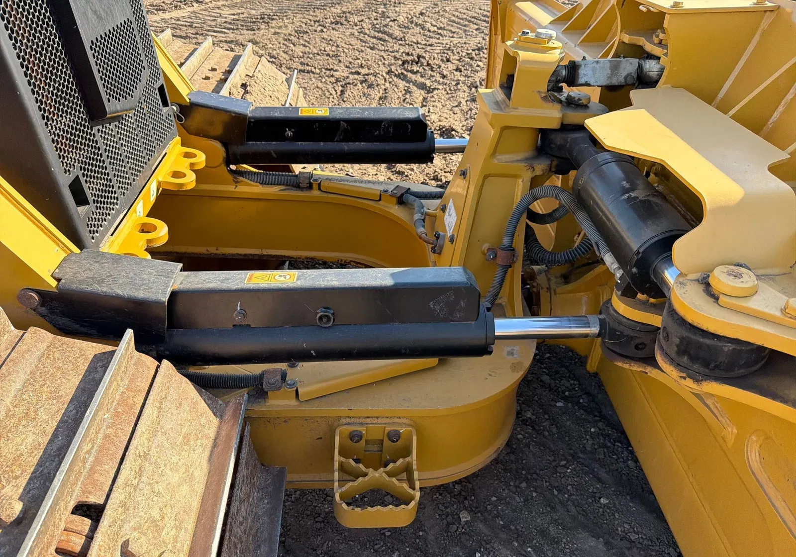 2024 Caterpillar D5