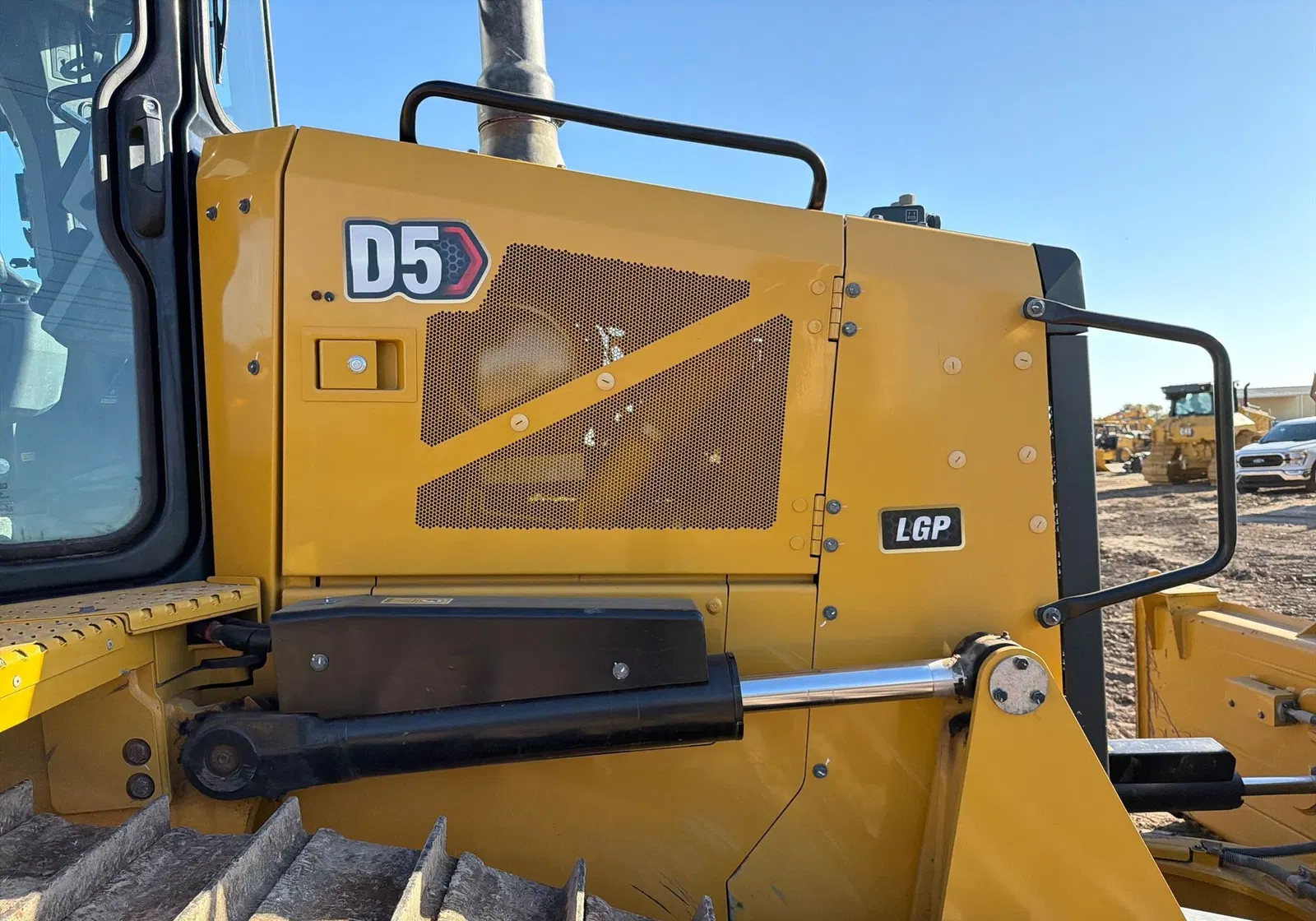 2024 Caterpillar D5