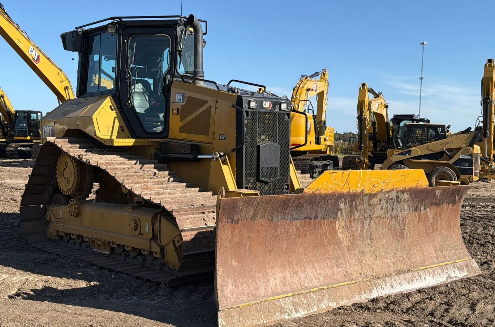2024 Caterpillar D5