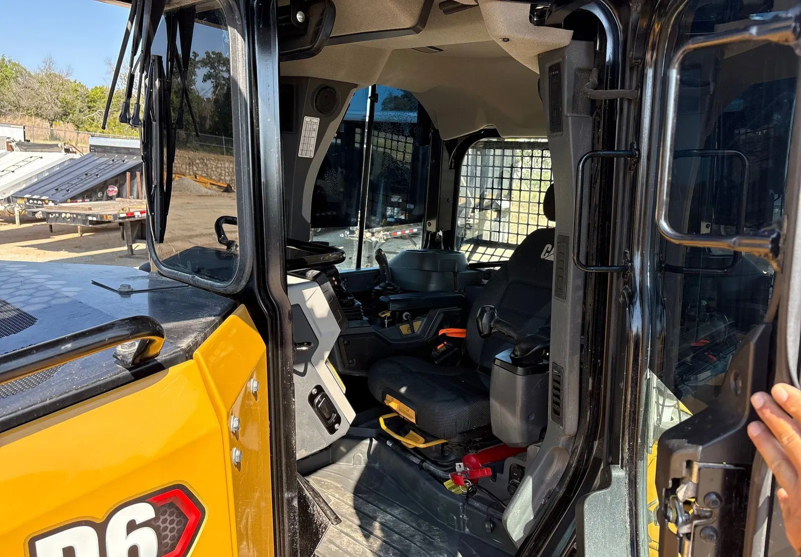 2022 Caterpillar D6