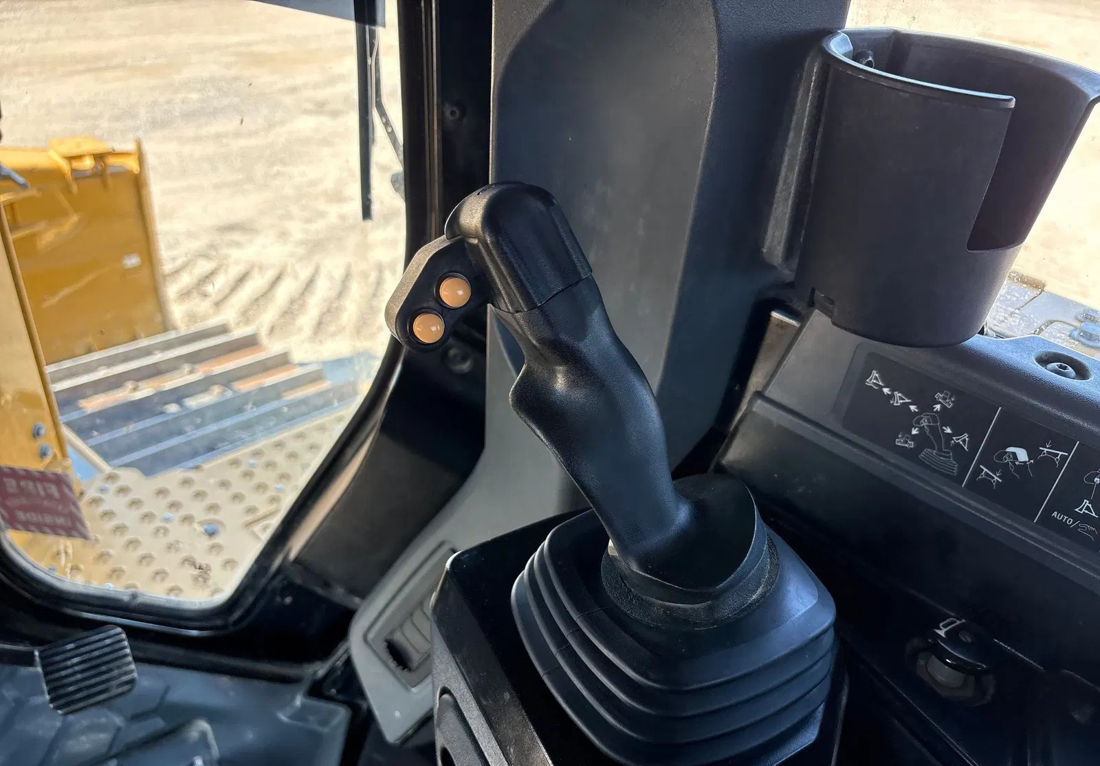 2022 Caterpillar D6