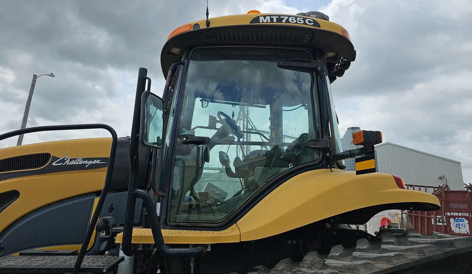 Challenger MT765C