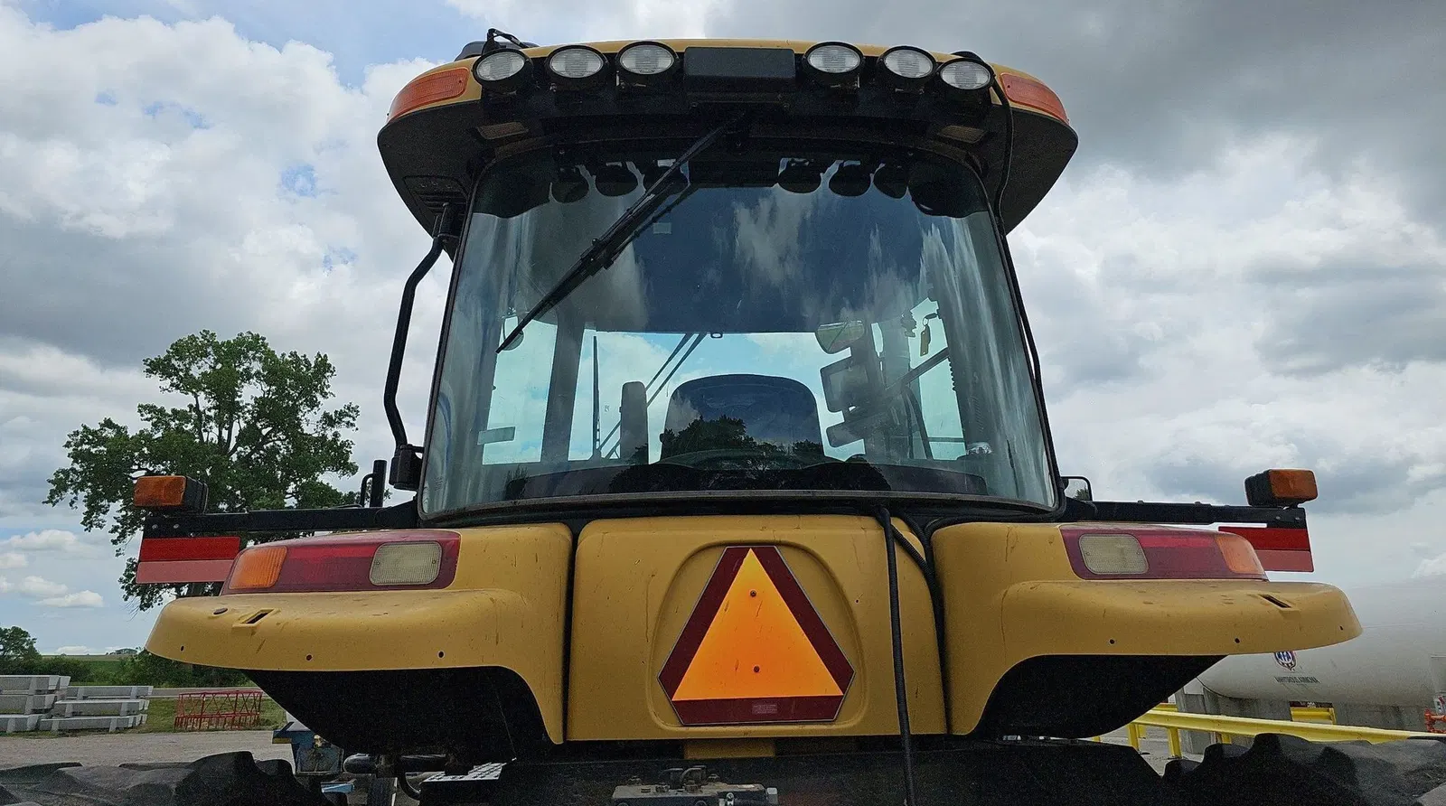 Challenger MT765C