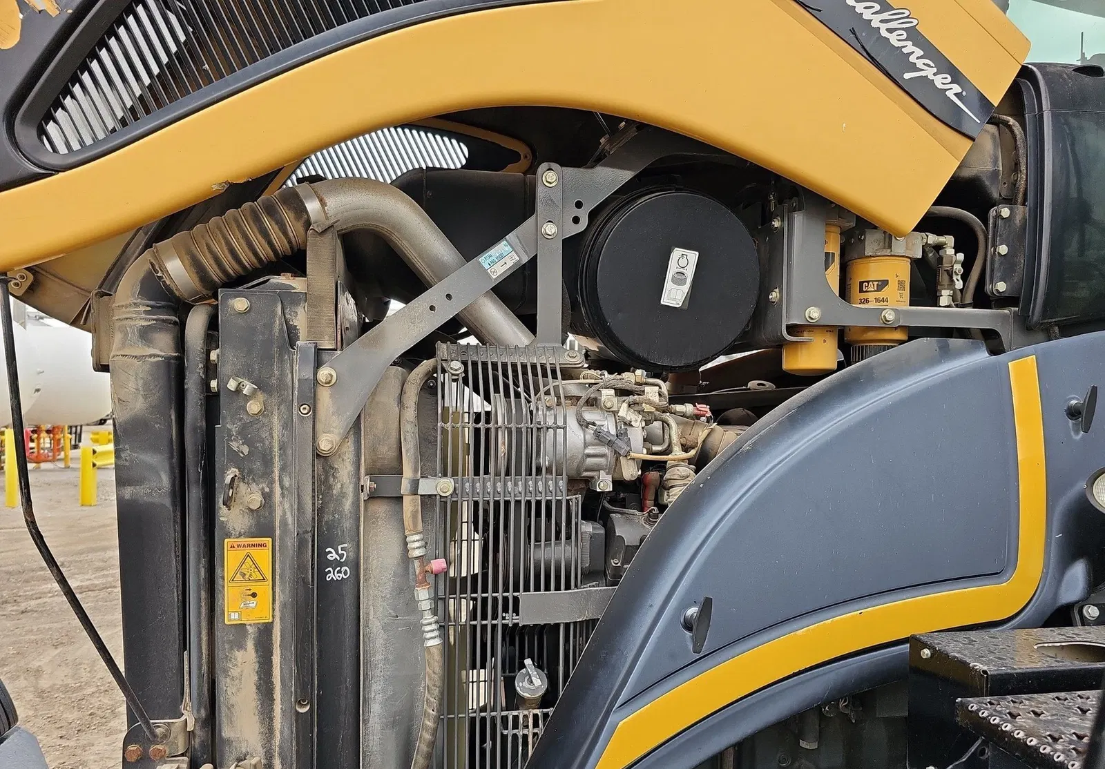 Challenger MT765C