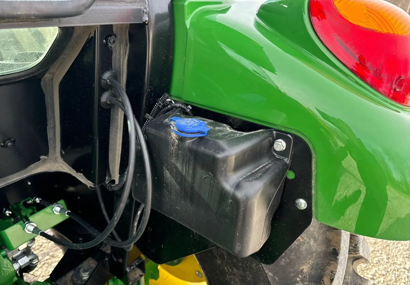 2022 John Deere 5075E