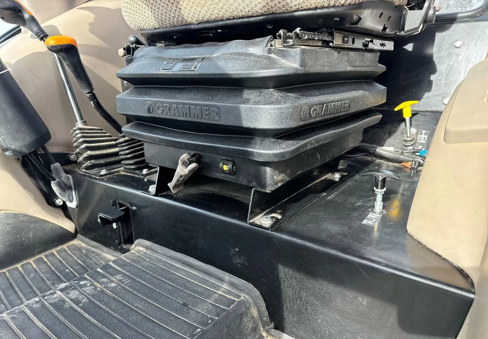 2022 John Deere 5075E