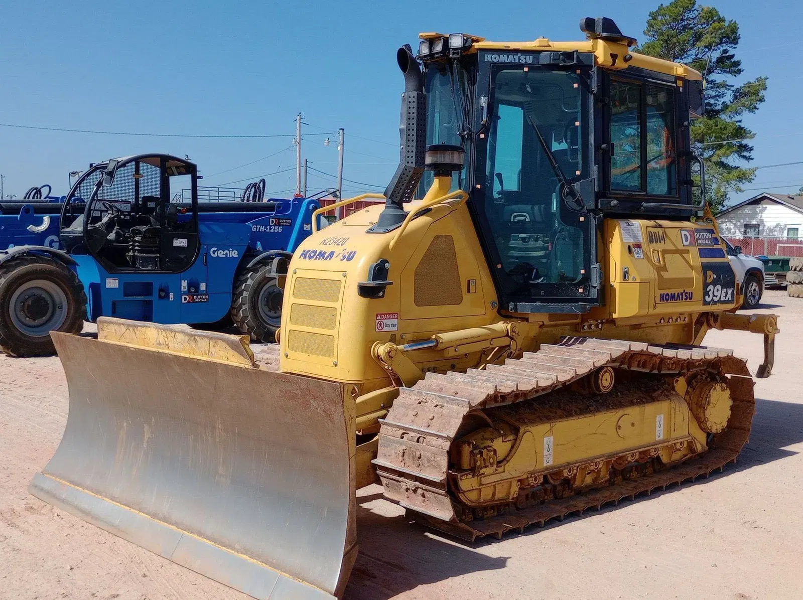 2023 Komatsu D39EX-24