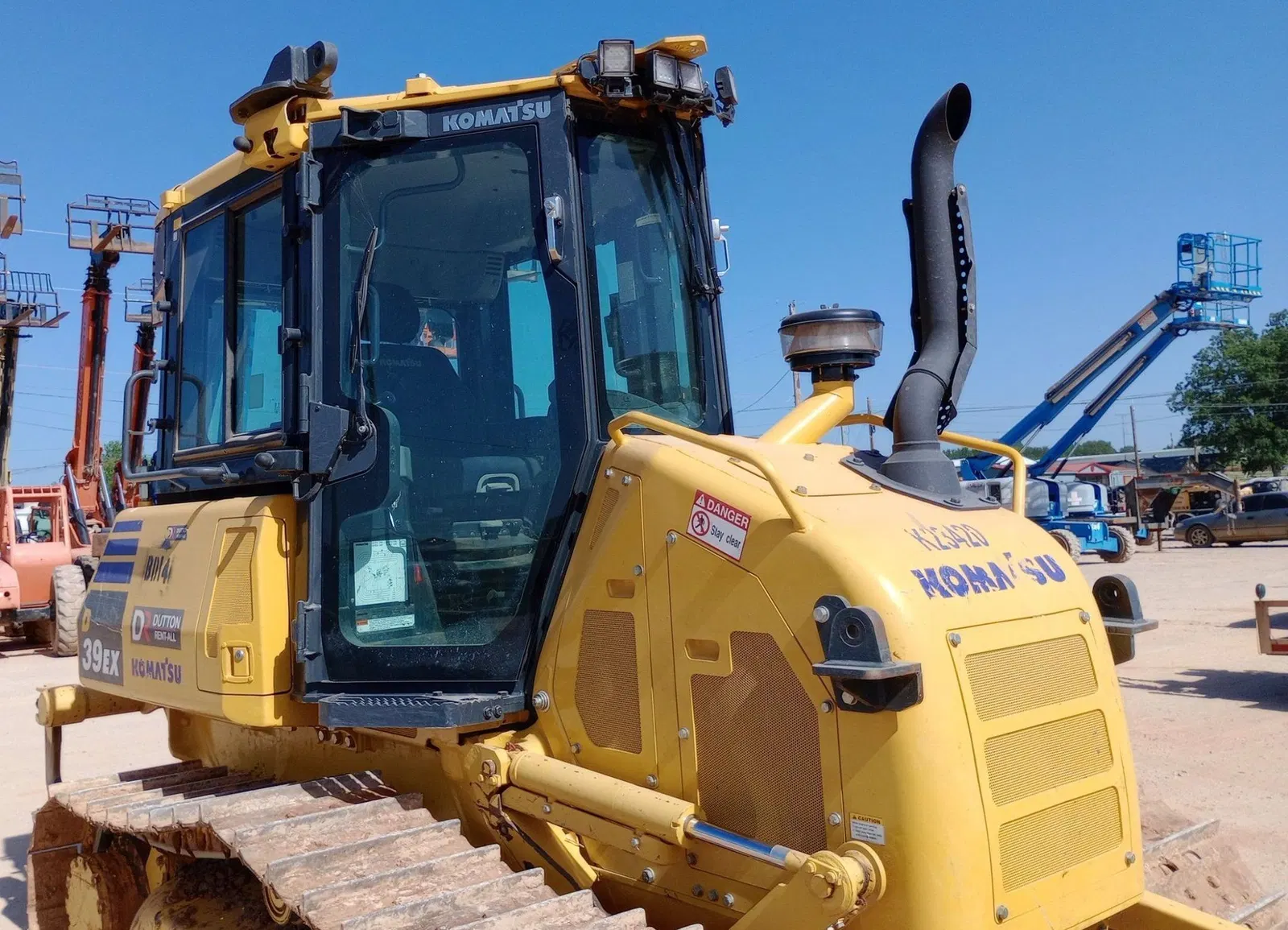2023 Komatsu D39EX-24