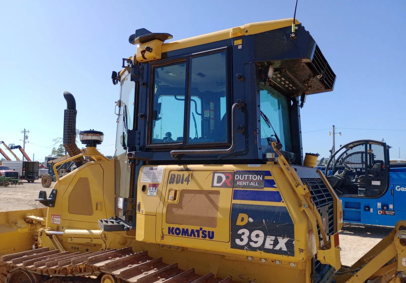 2023 Komatsu D39EX-24
