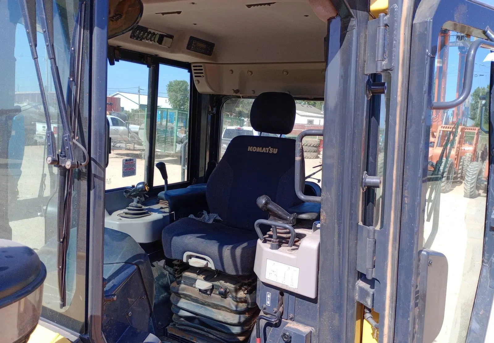 2023 Komatsu D39EX-24