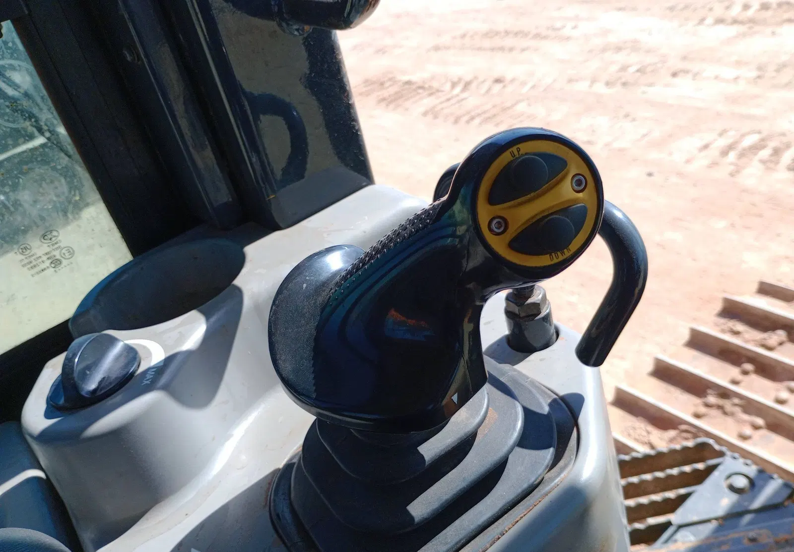 2023 Komatsu D39EX-24