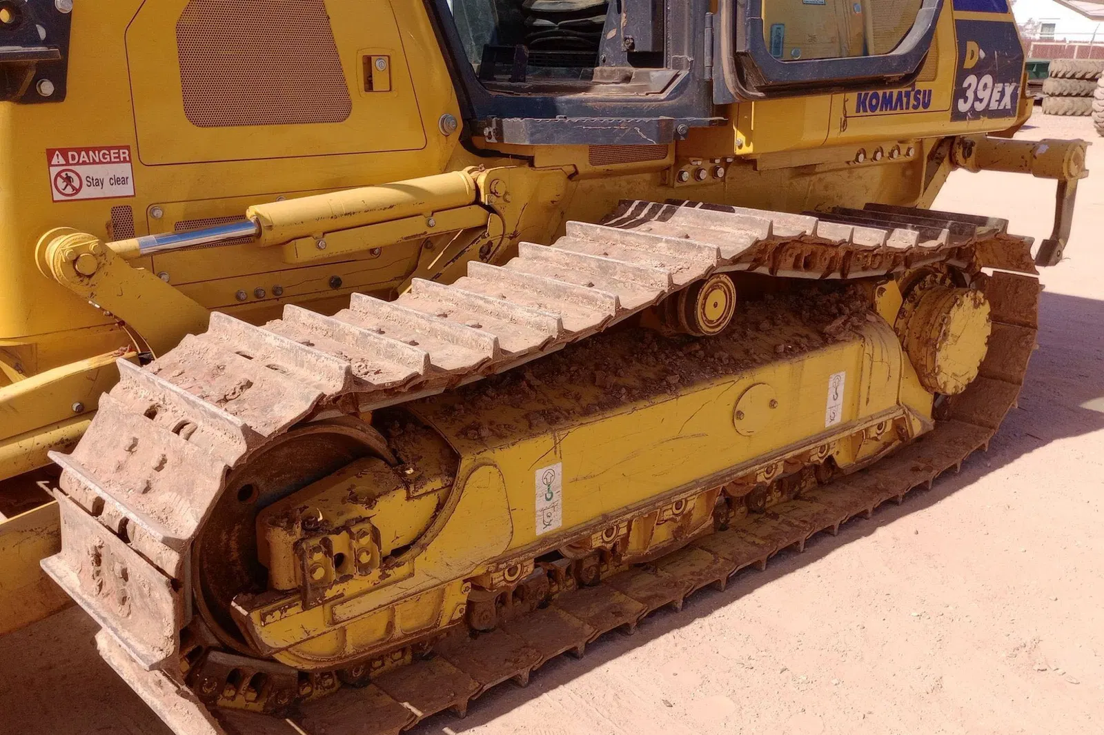 2023 Komatsu D39EX-24