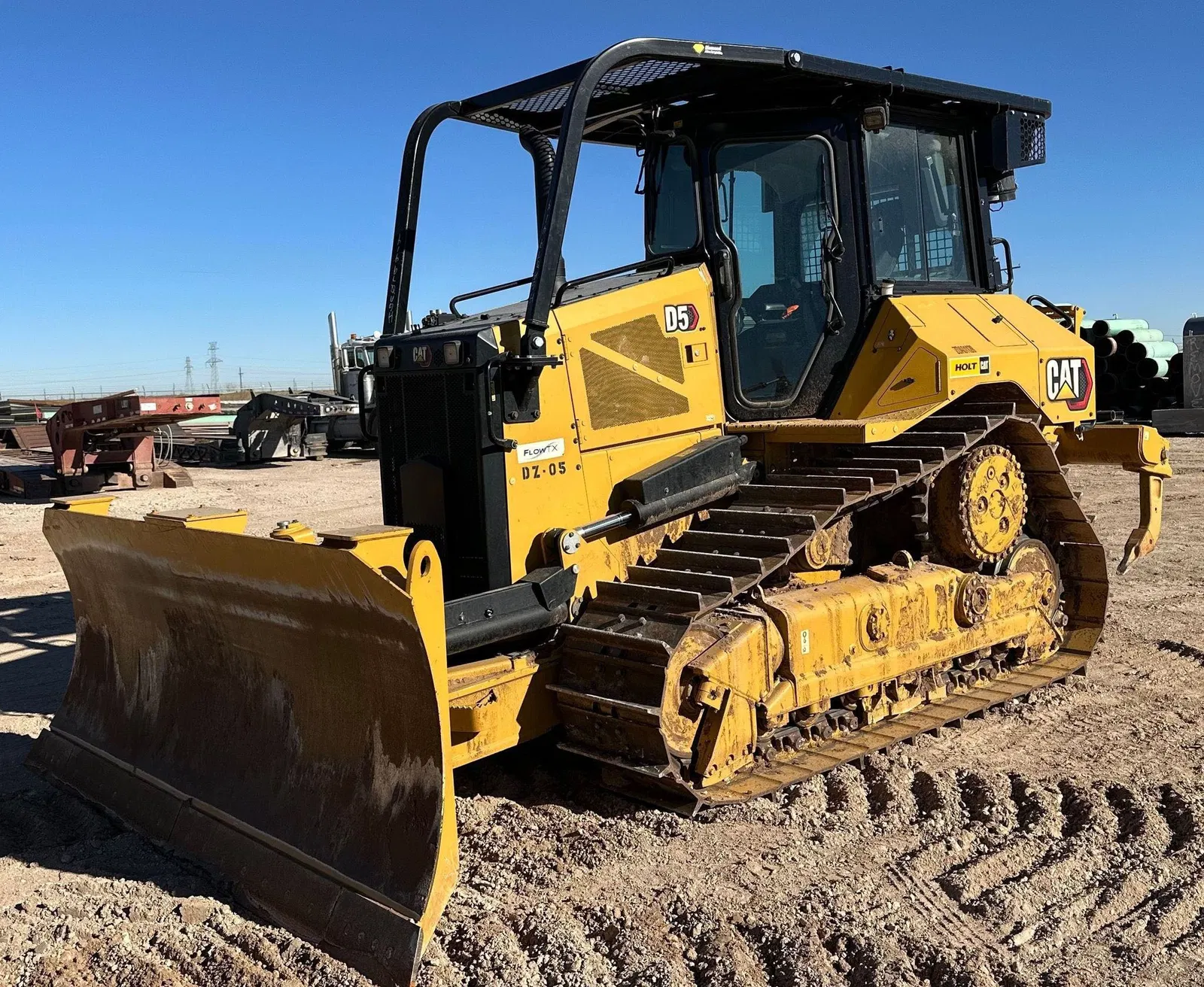 2022 Caterpillar D5