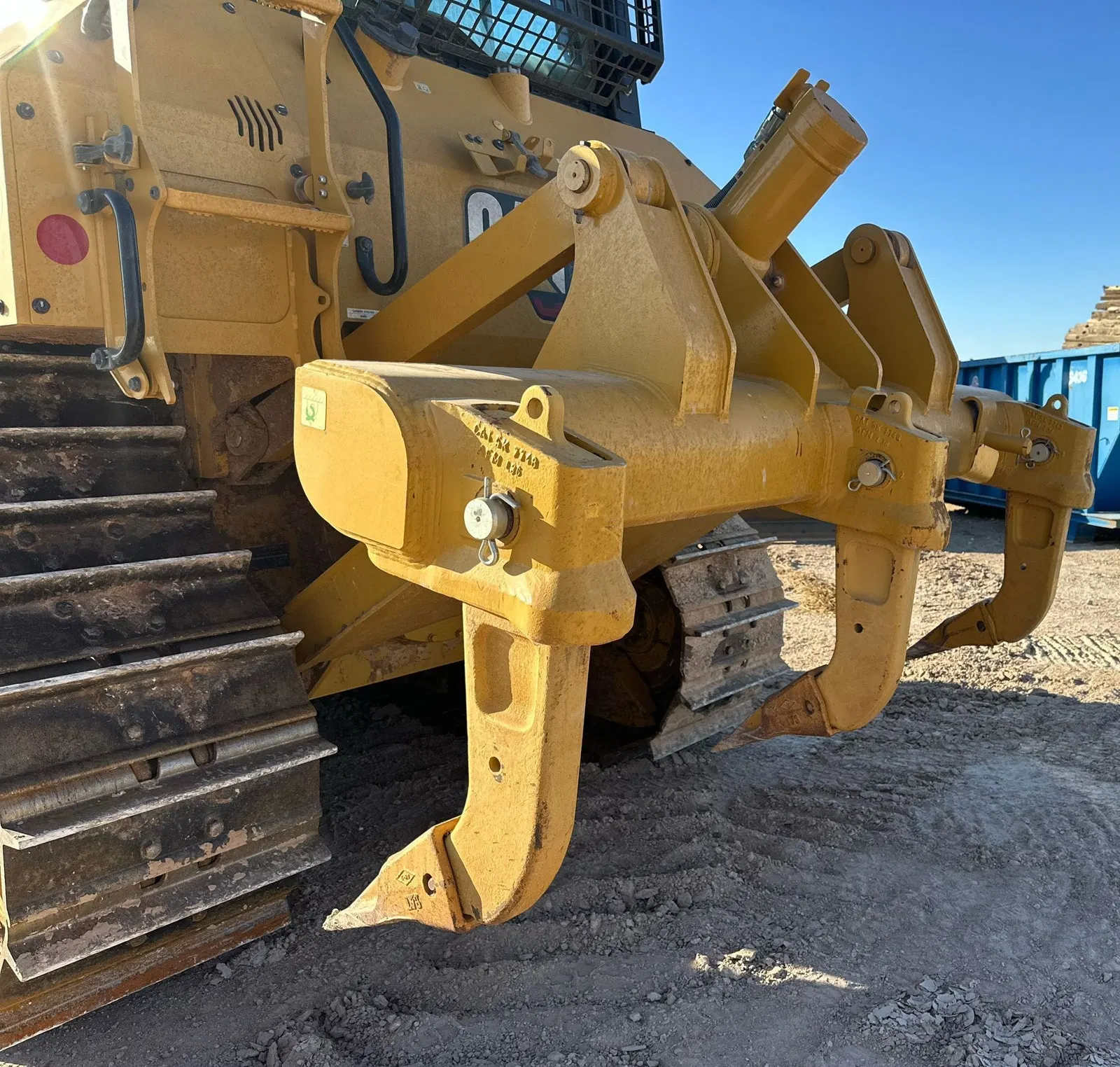 2022 Caterpillar D5
