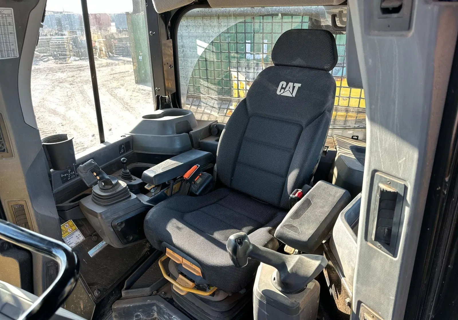 2022 Caterpillar D5