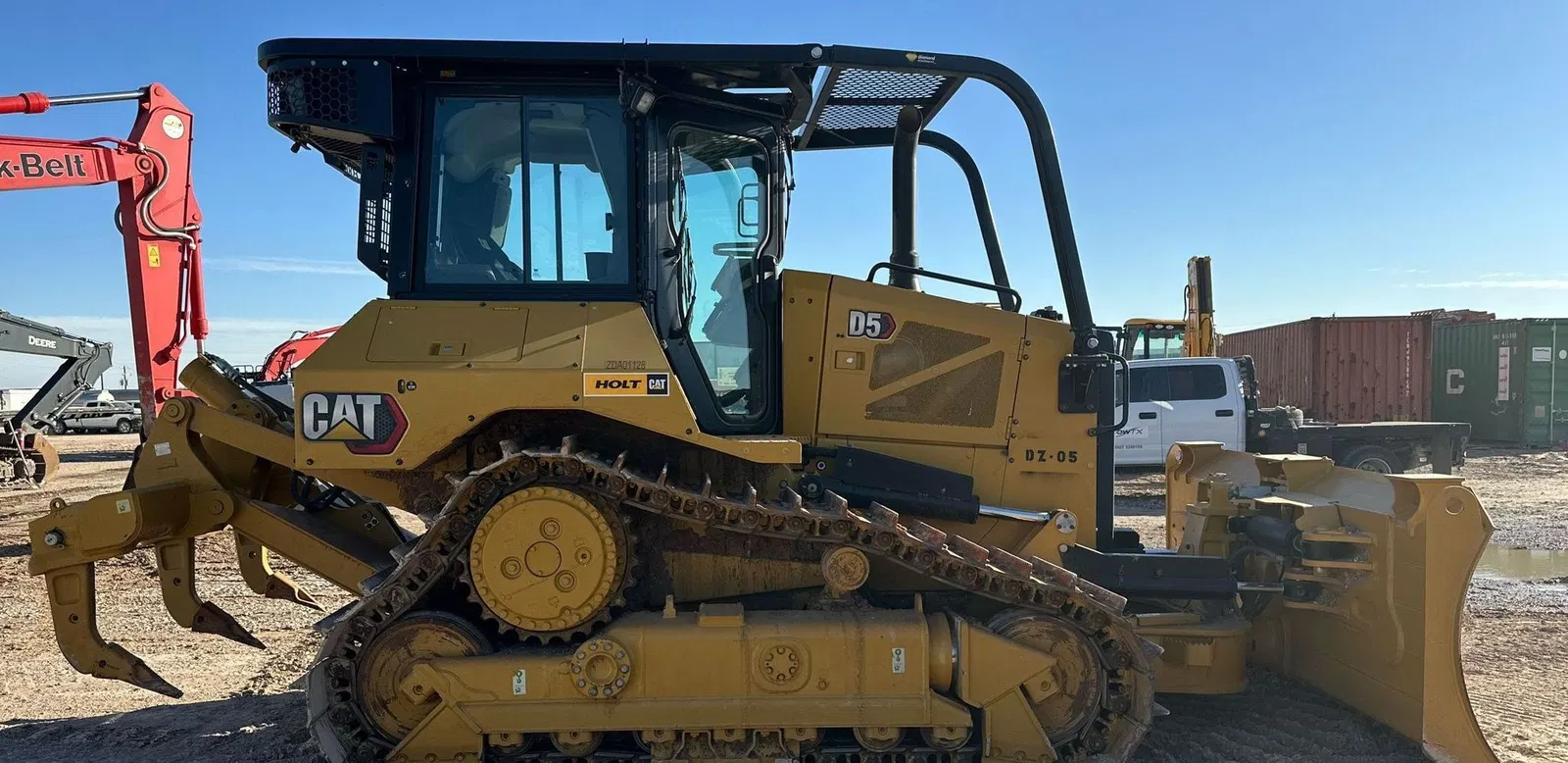 2022 Caterpillar D5