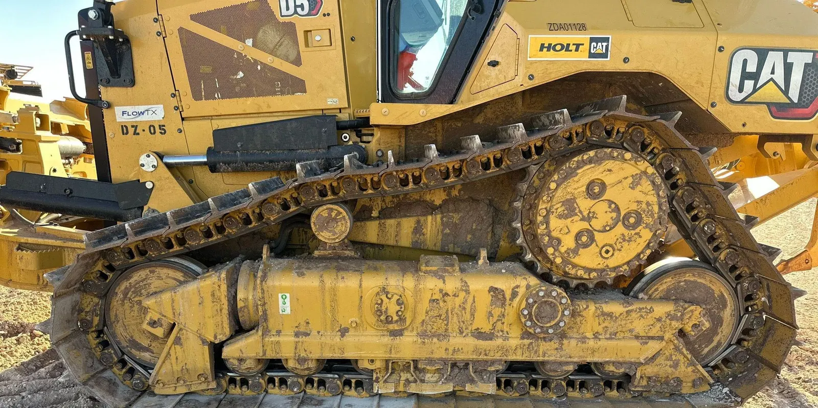 2022 Caterpillar D5