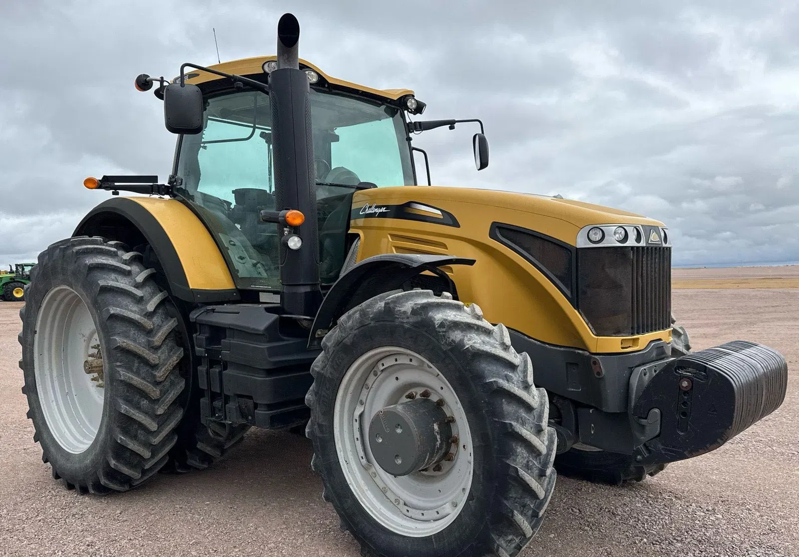 2016 Challenger MT675E