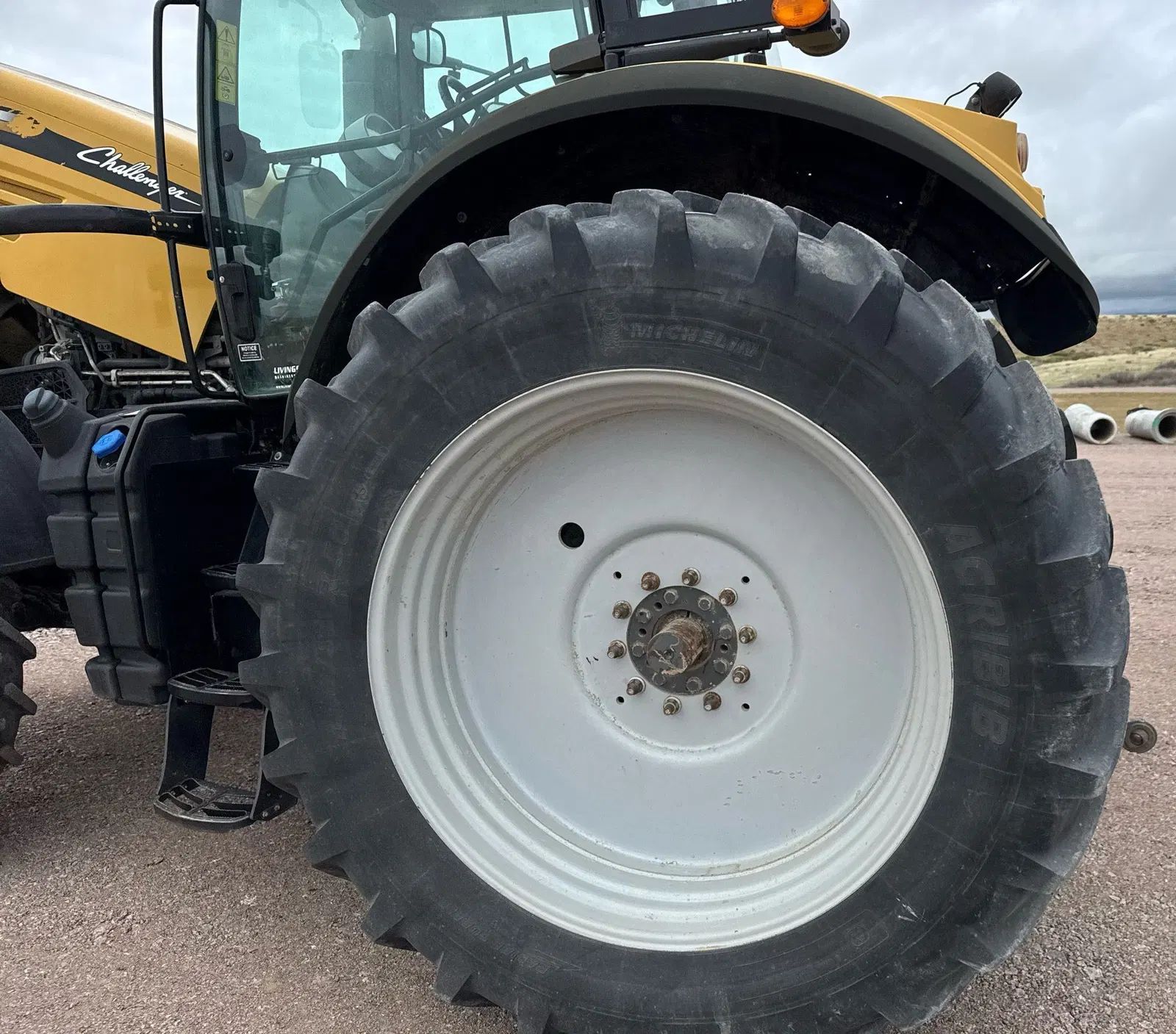 2016 Challenger MT675E