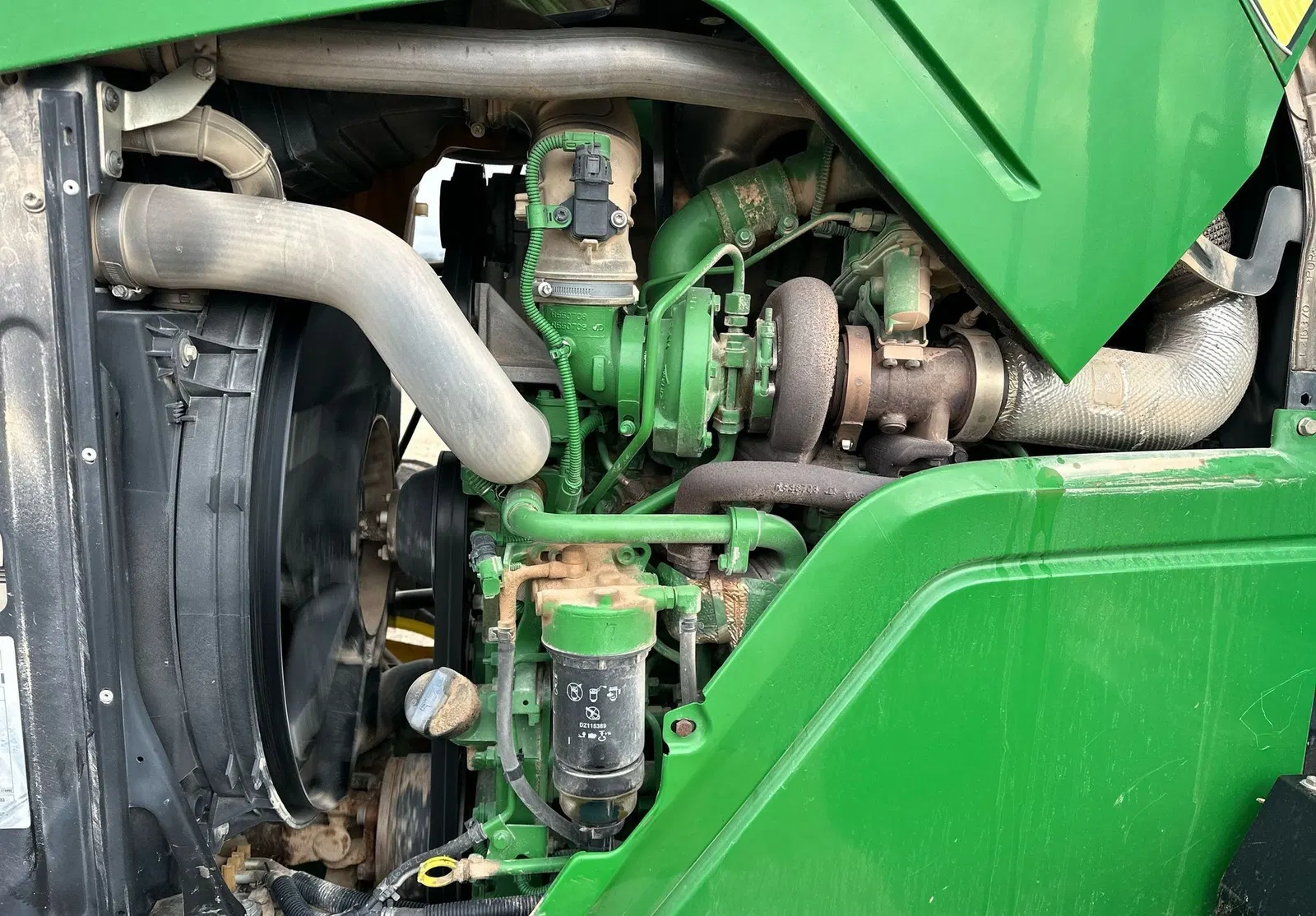2017 John Deere 6110M
