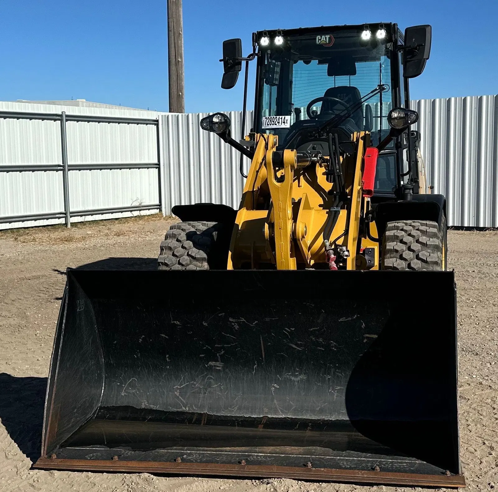 2023 Caterpillar 908