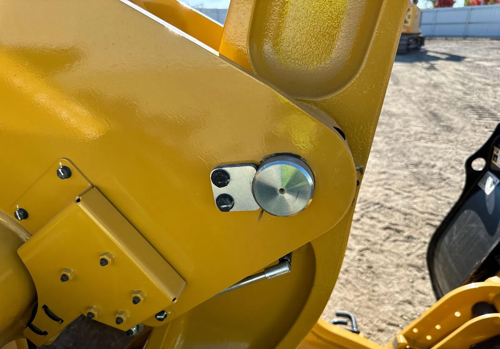 2023 Caterpillar 908