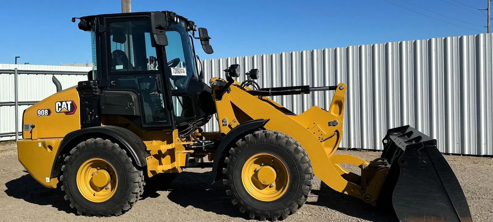 2023 Caterpillar 908