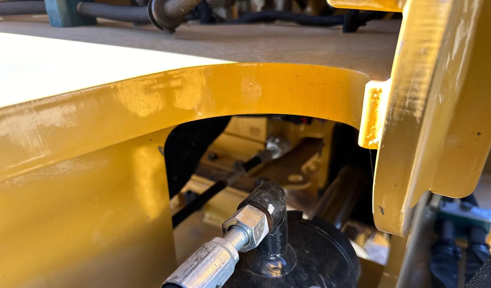 2023 Caterpillar 908