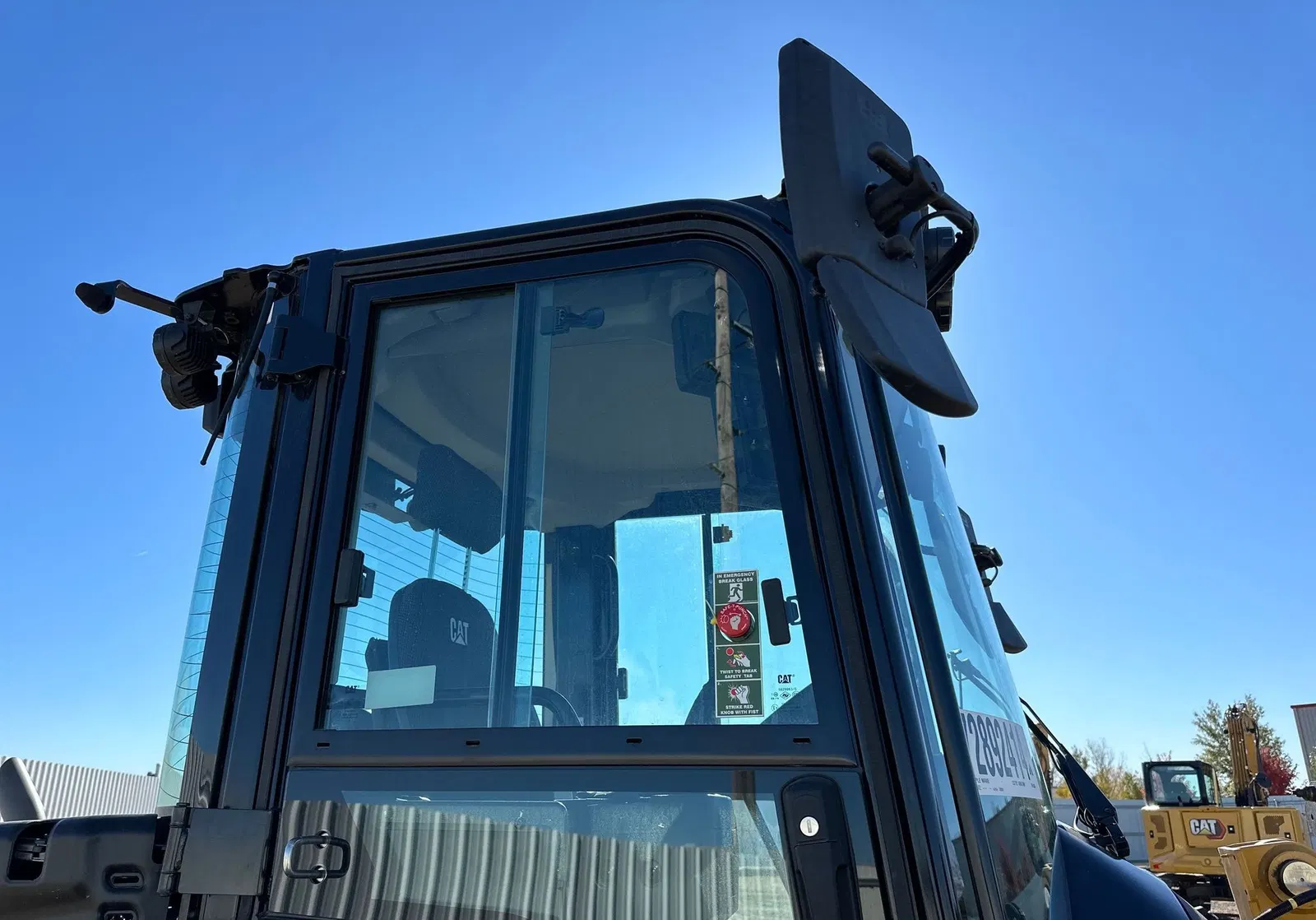2023 Caterpillar 908