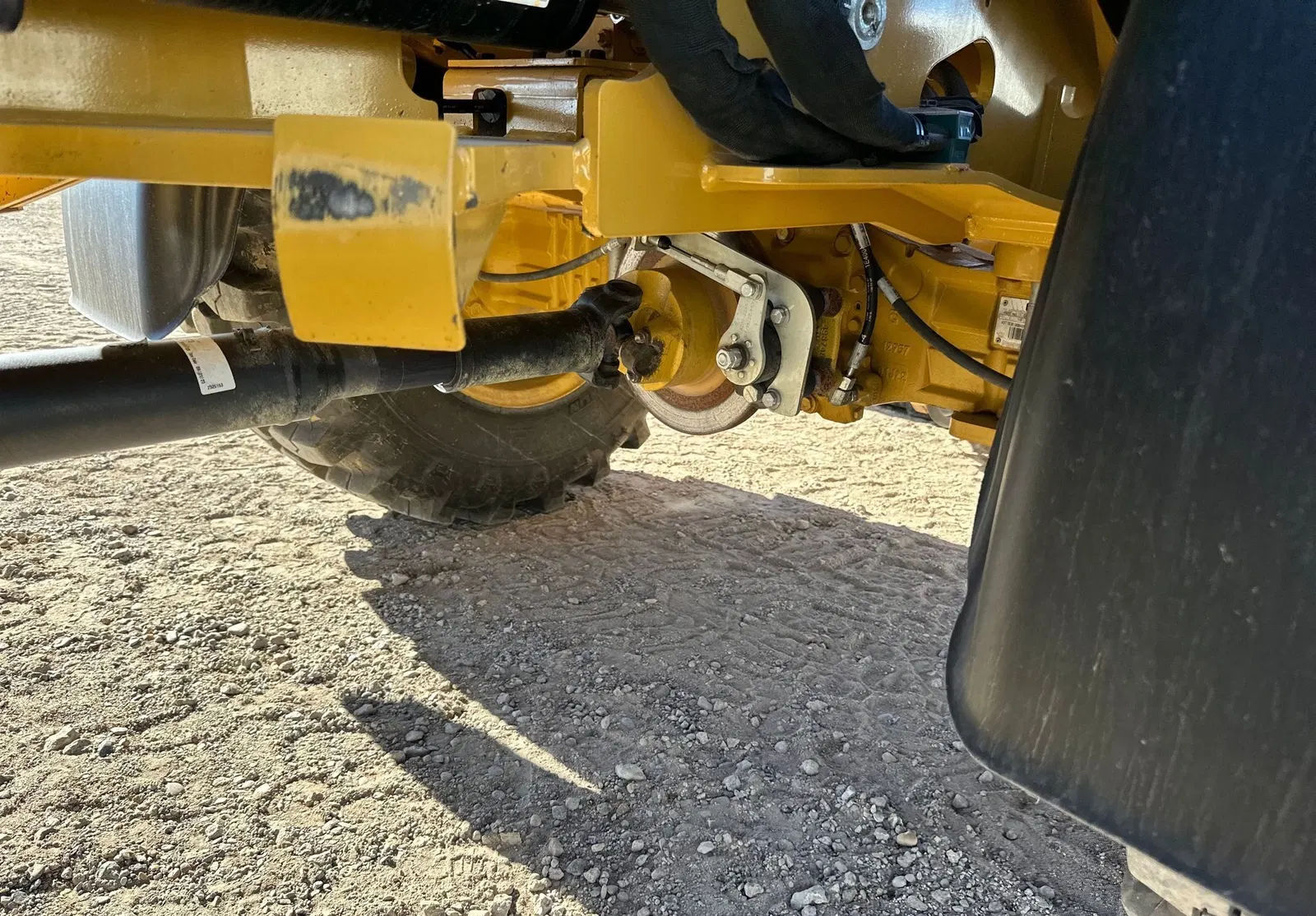 2023 Caterpillar 908