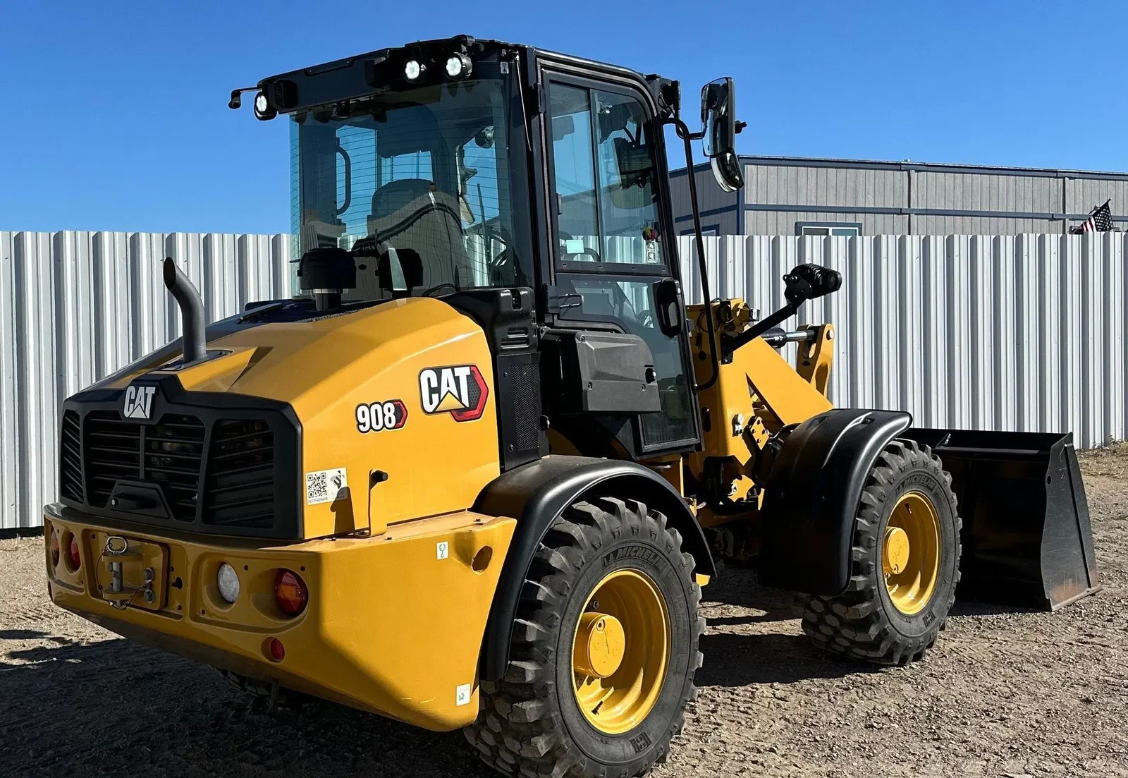 2023 Caterpillar 908