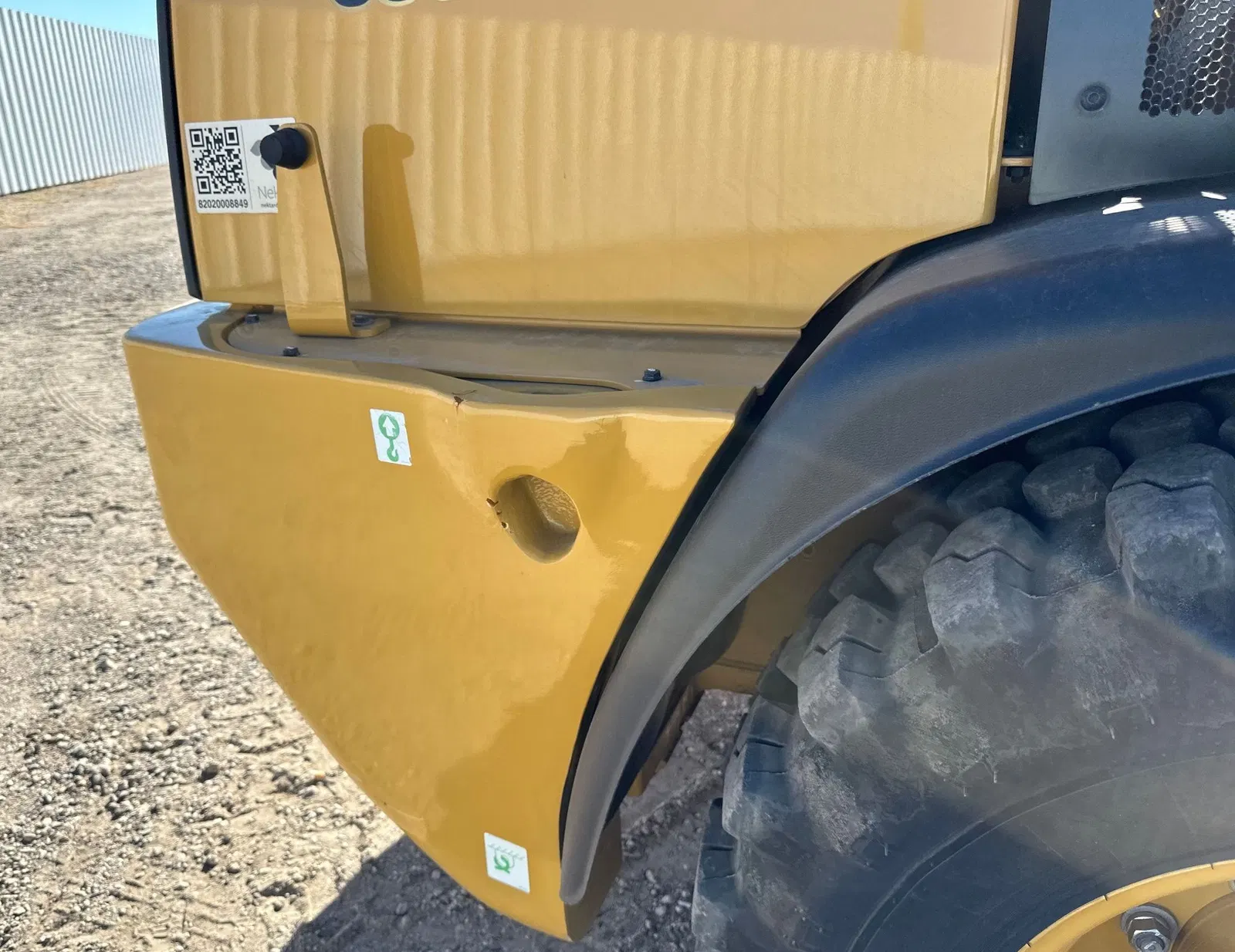 2023 Caterpillar 908