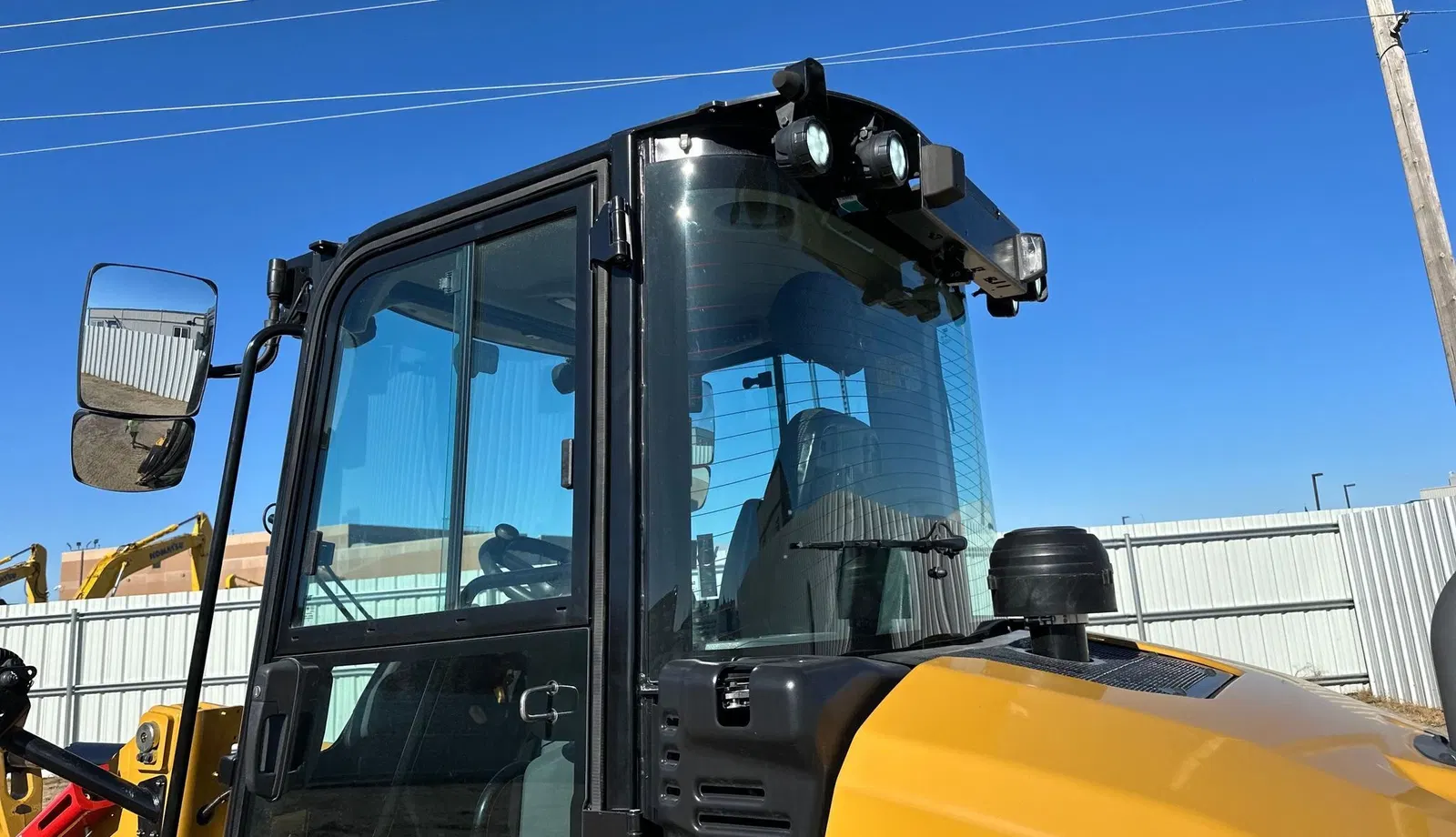 2023 Caterpillar 908