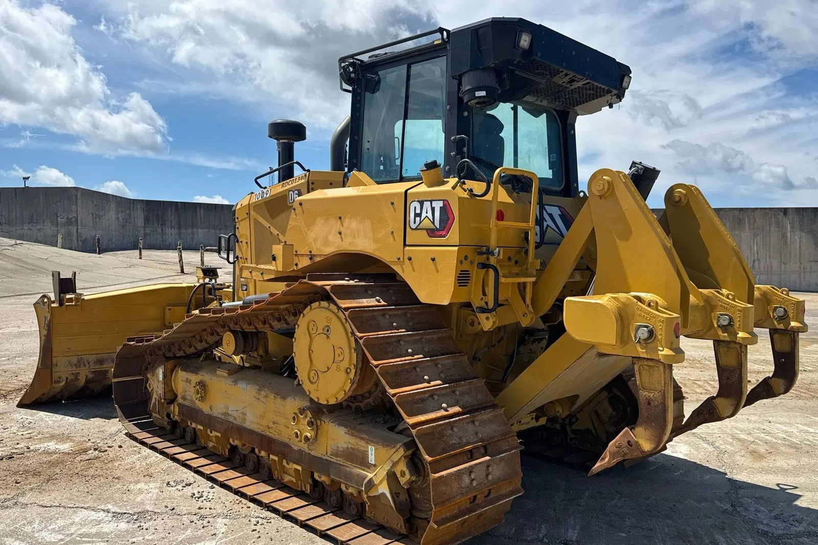 2023 Caterpillar D6