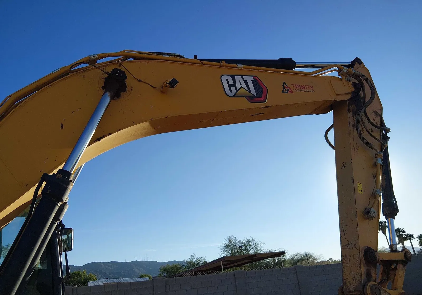 2022 Caterpillar 320
