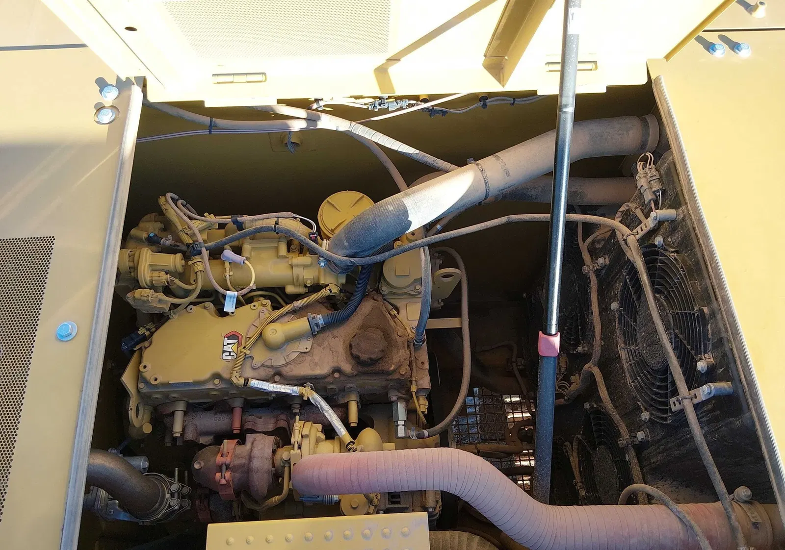 2022 Caterpillar 320