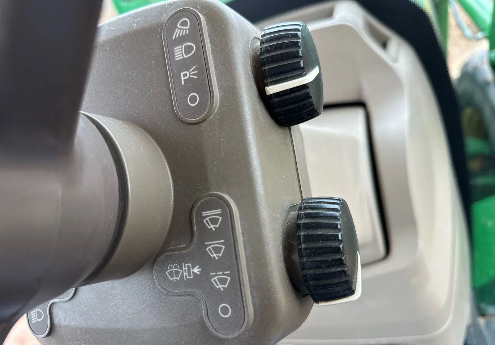 2010 John Deere 8320R