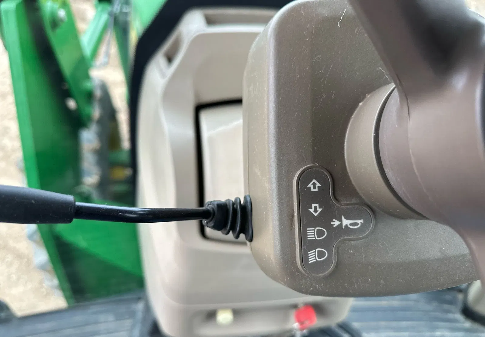 2010 John Deere 8320R