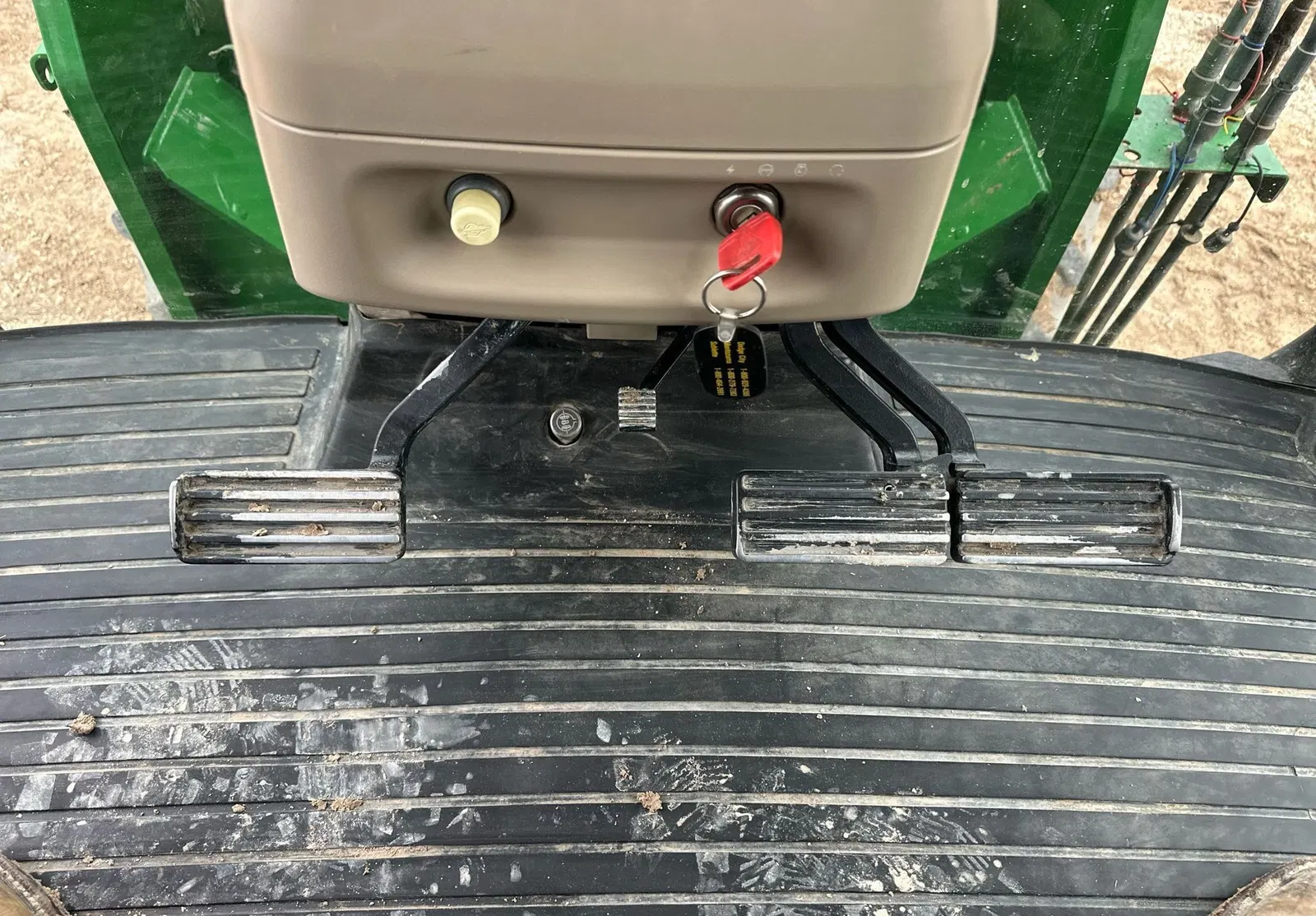 2010 John Deere 8320R