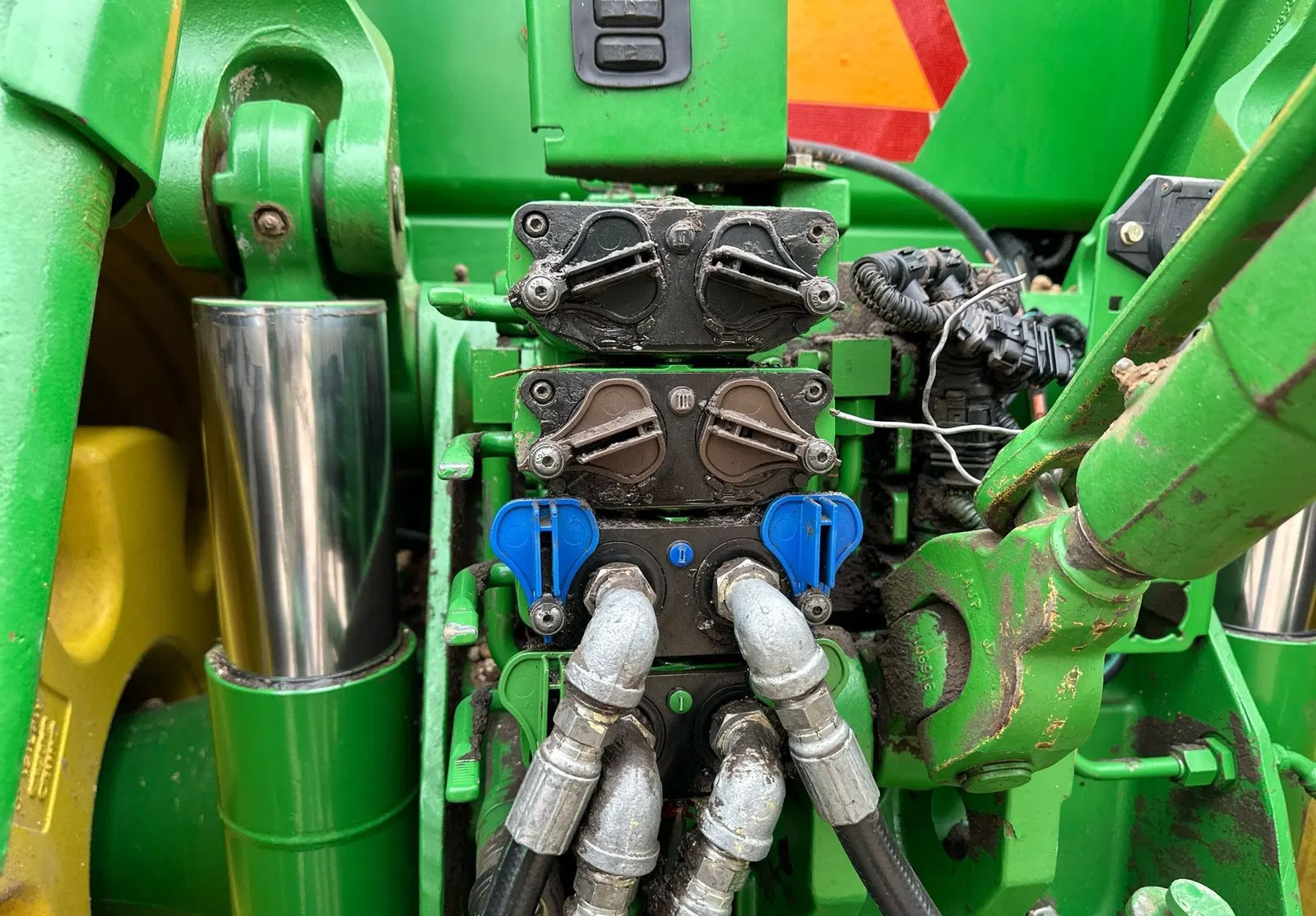 2010 John Deere 8320R