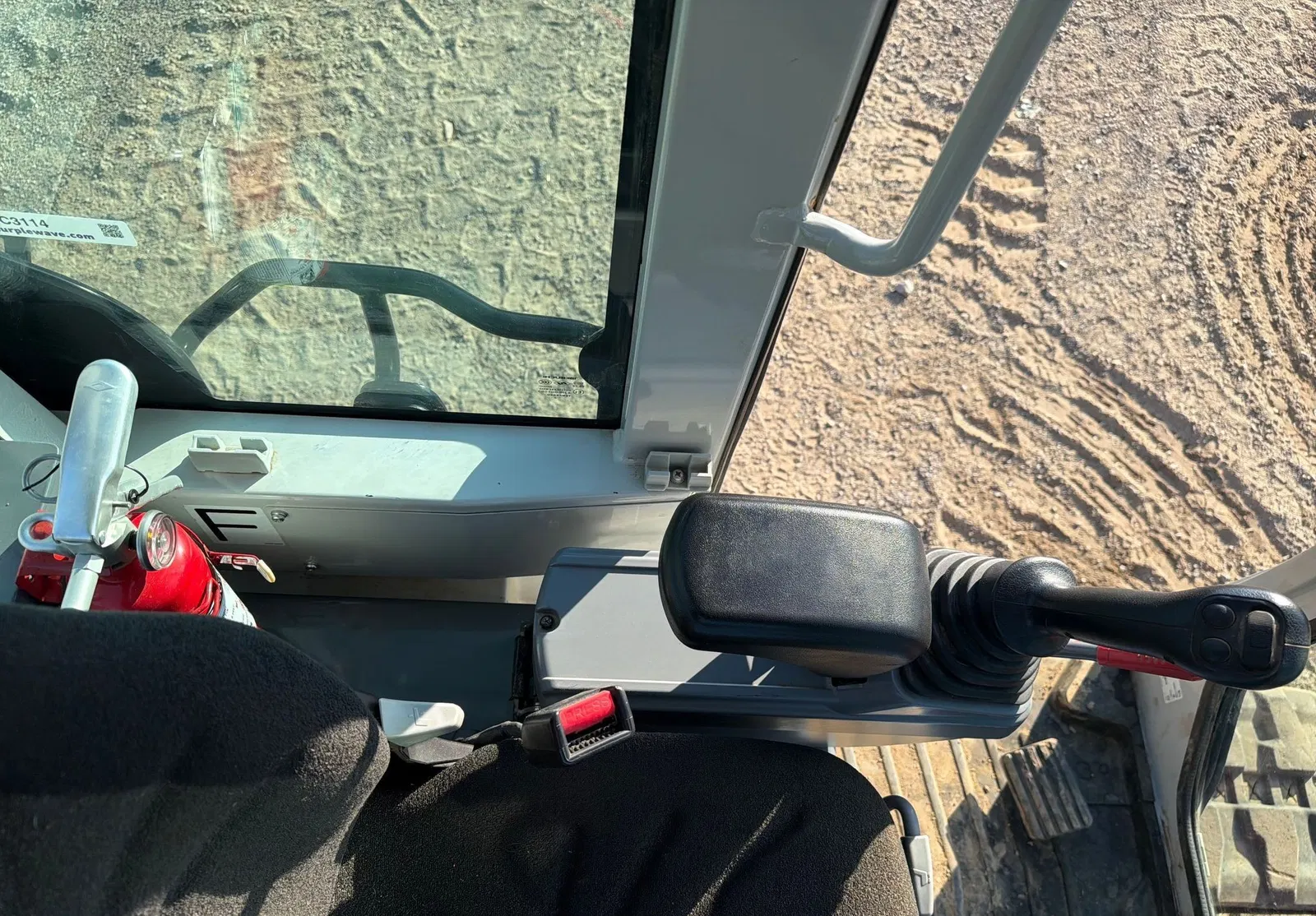 2024 Takeuchi TB250-2