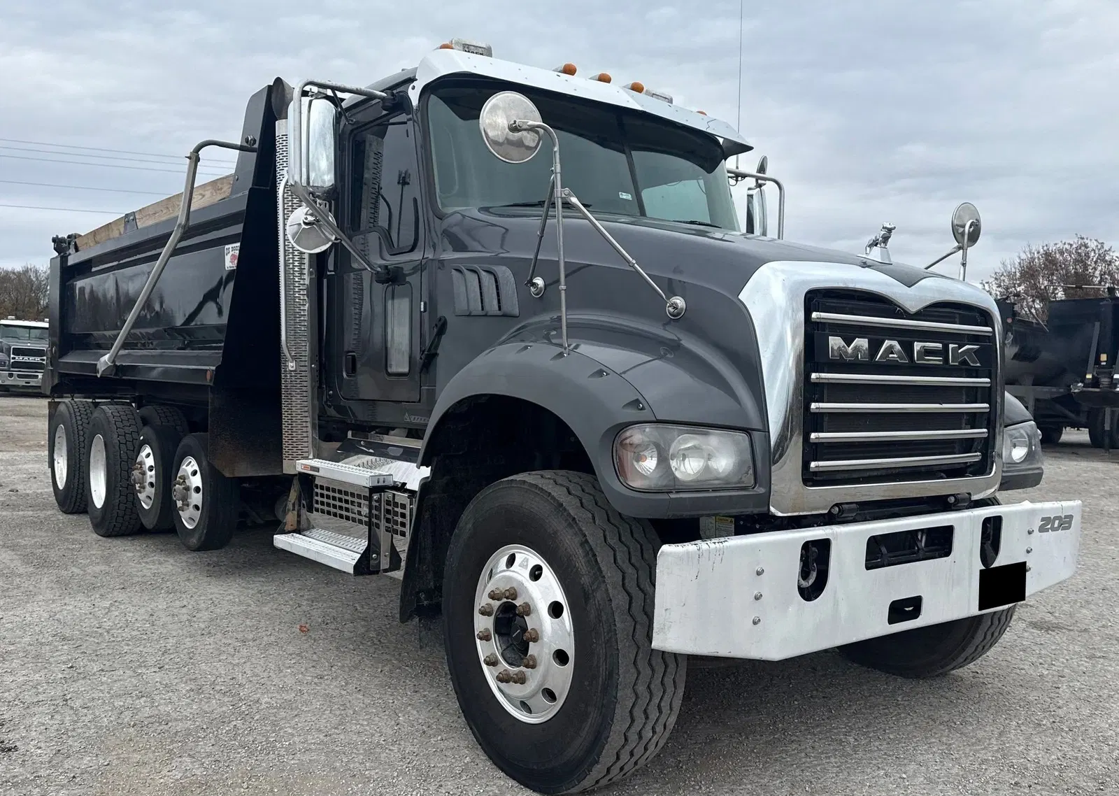 2023 Mack Granite