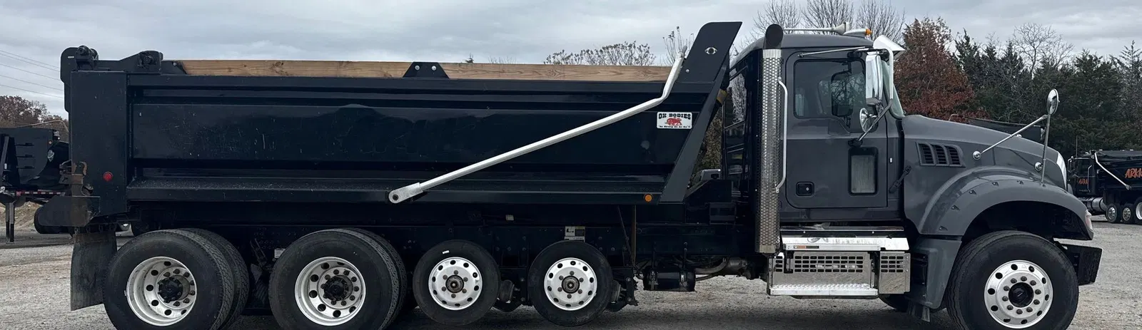 2023 Mack Granite