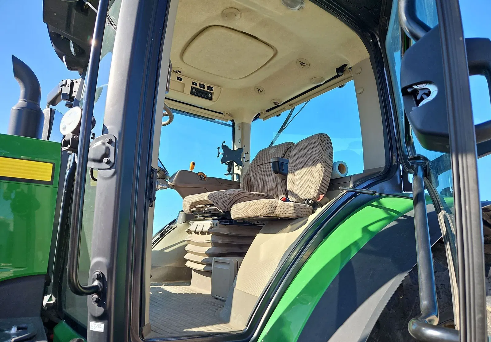 2020 John Deere 8245R